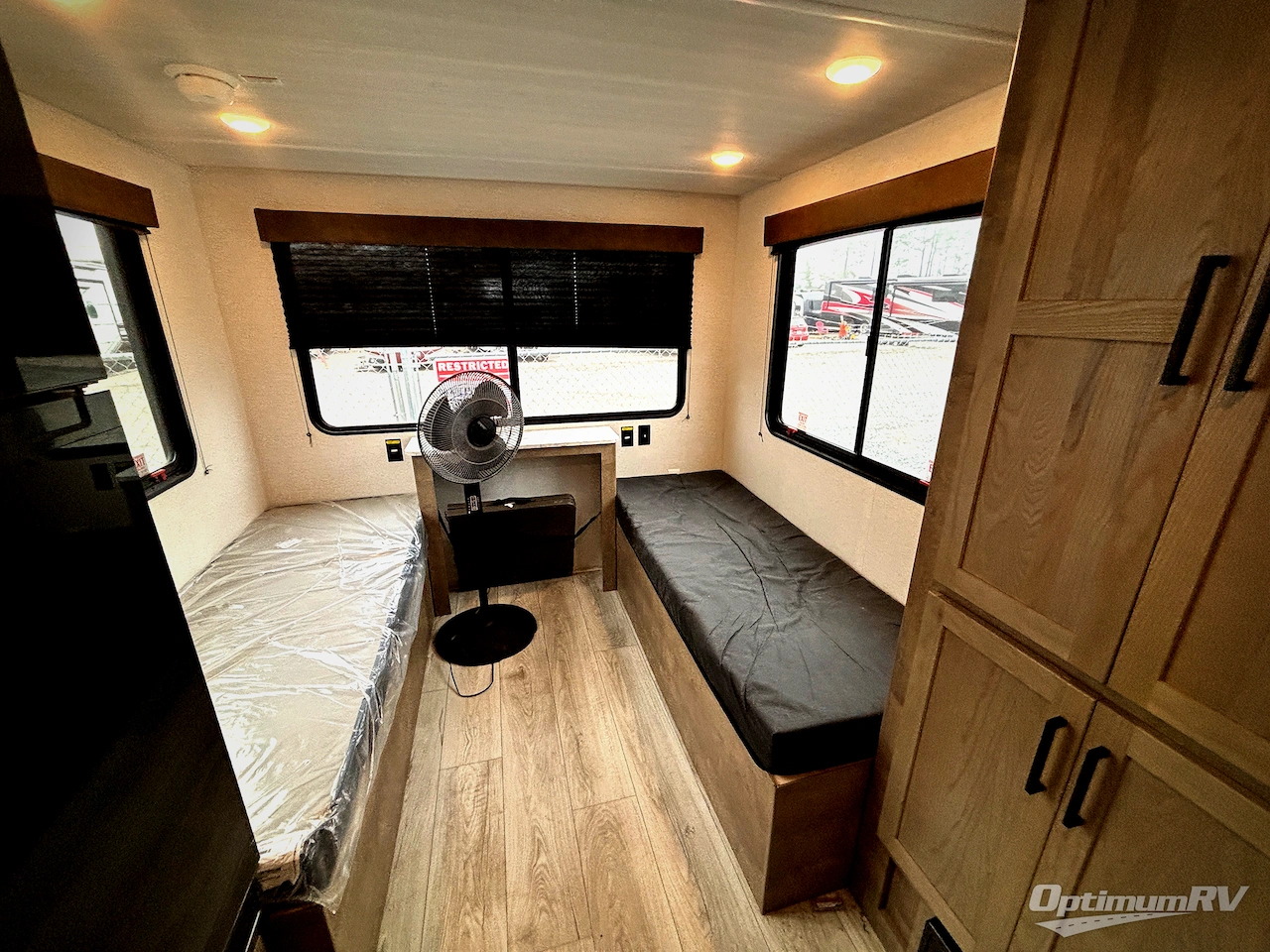 2025 Keystone Springdale Classic Mini 2200BH Photo 5