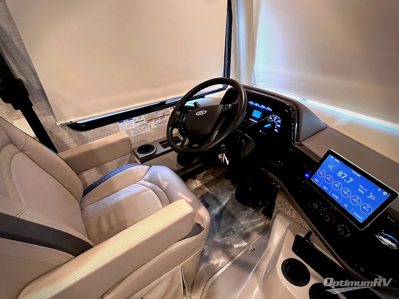 2023 Thor Challenger 37FH Photo 5