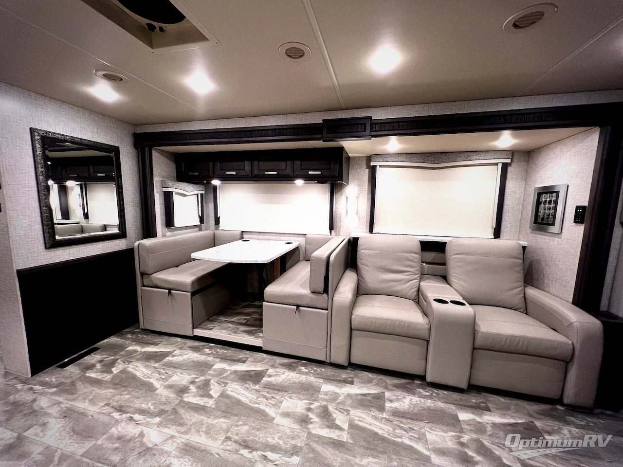 2023 Thor Challenger 37FH Photo 15