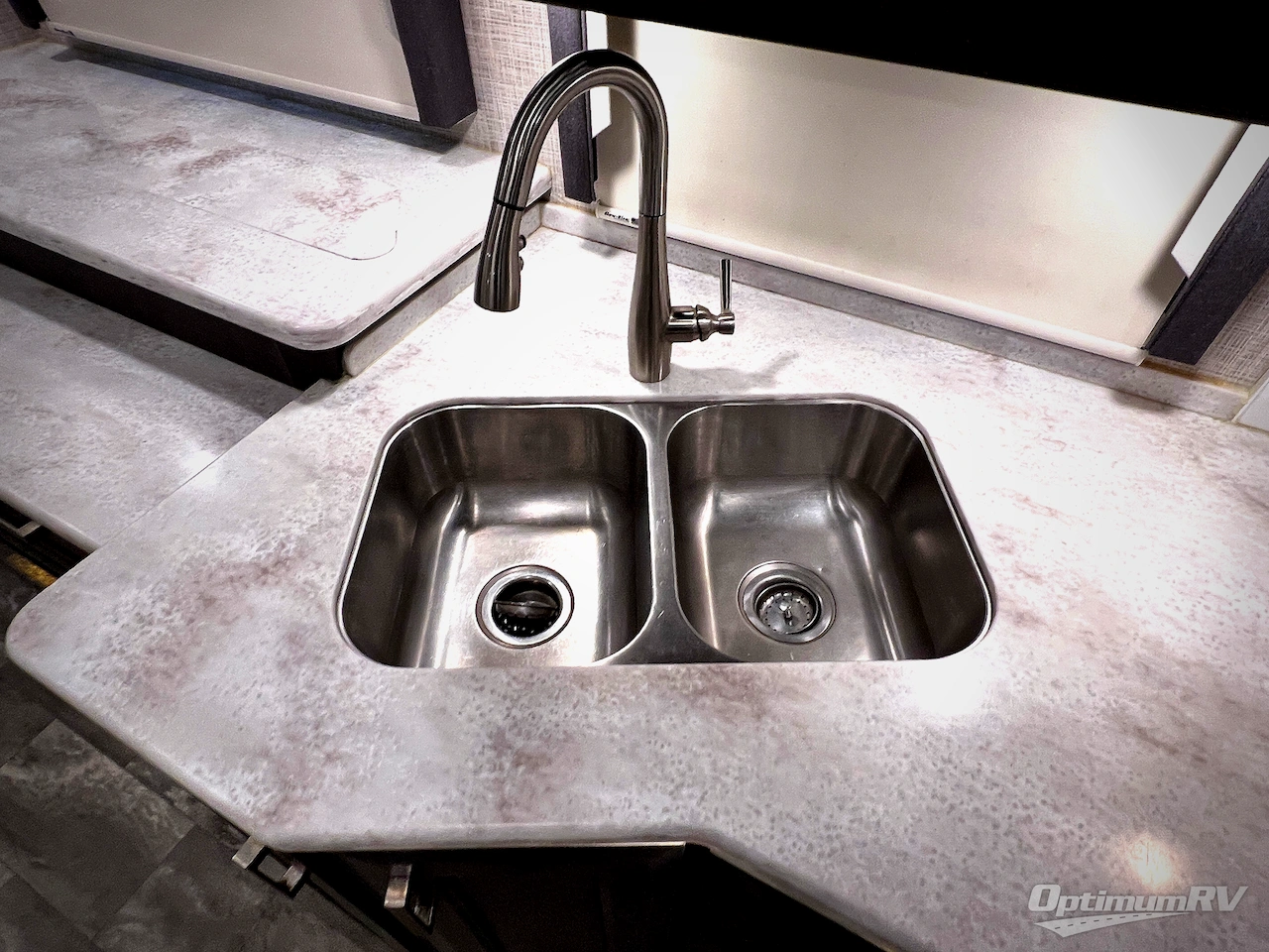 2023 Thor Challenger 37FH Photo 28