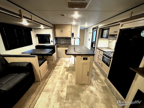 2021 Coachmen Apex Ultra-Lite 293RLDS RV Photo 2