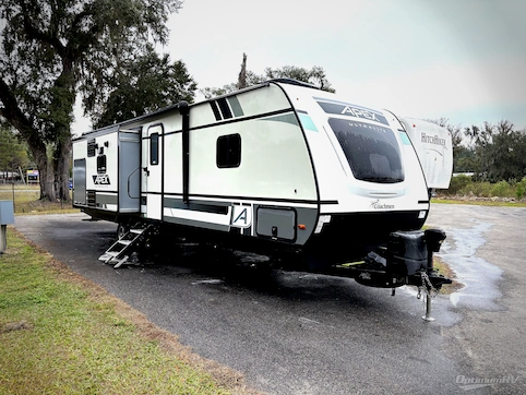 Used 2021 Coachmen Apex Ultra-Lite 293RLDS Featured Photo
