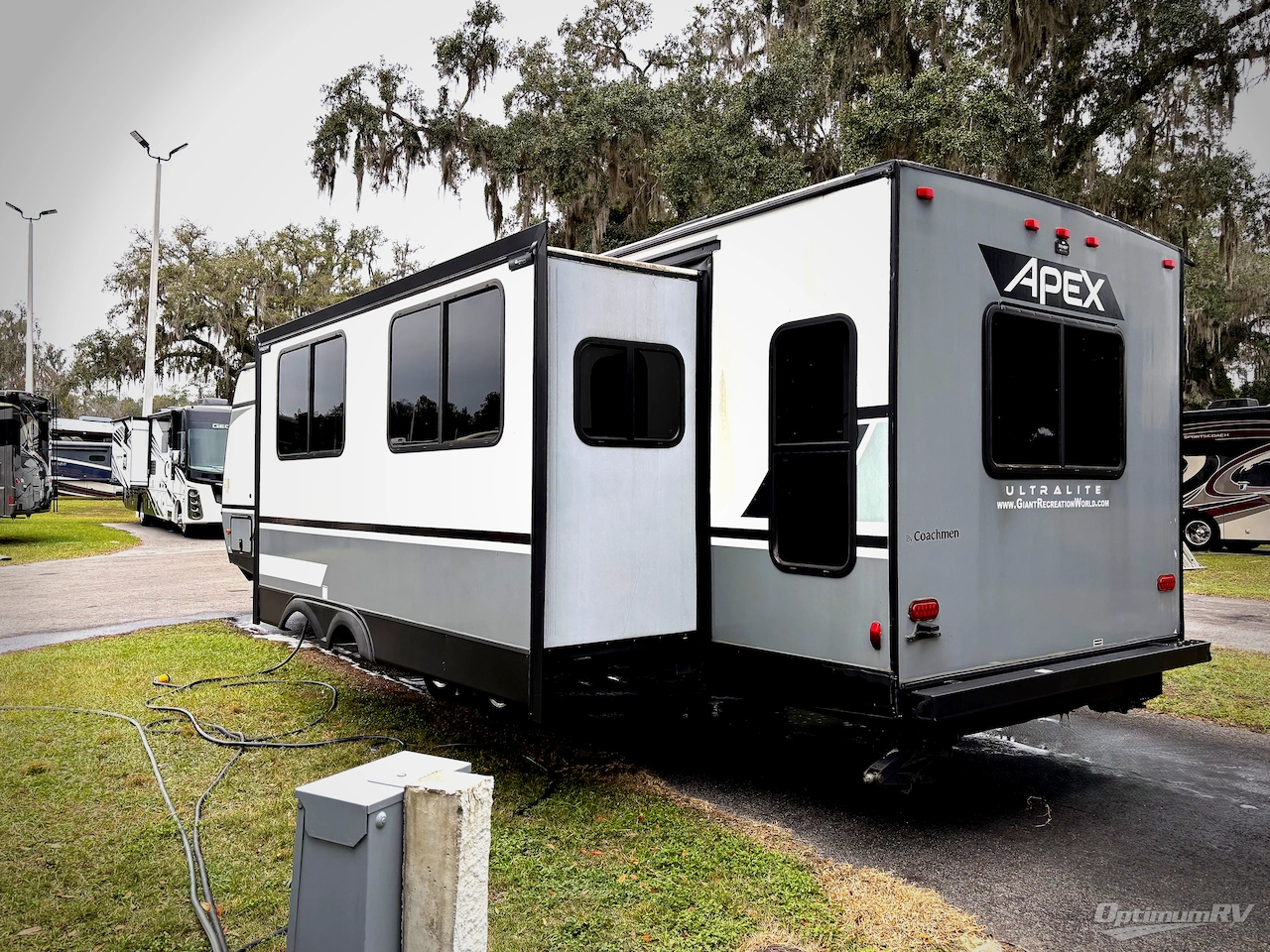 2021 Coachmen Apex Ultra-Lite 293RLDS Photo 3