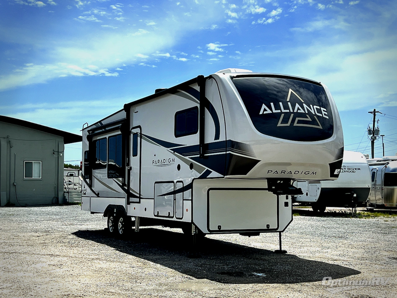 2024 Alliance Paradigm 310RL Photo 1