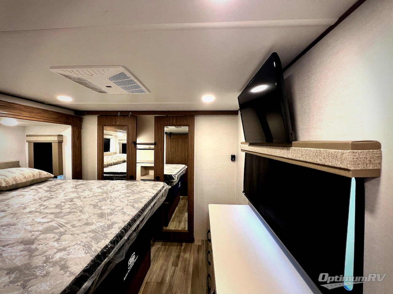 2024 Alliance Paradigm 310RL Photo 18