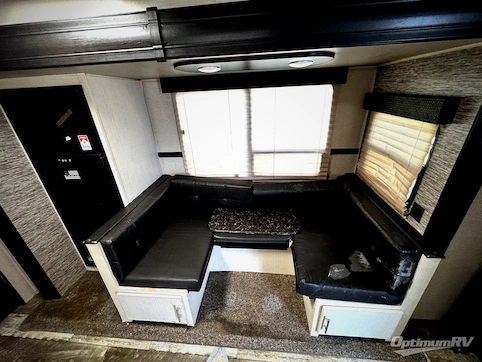 2019 Venture Stratus Ultra-Lite SR231VRB RV Photo 3