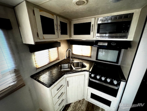 2019 Venture Stratus Ultra-Lite SR231VRB RV Photo 4