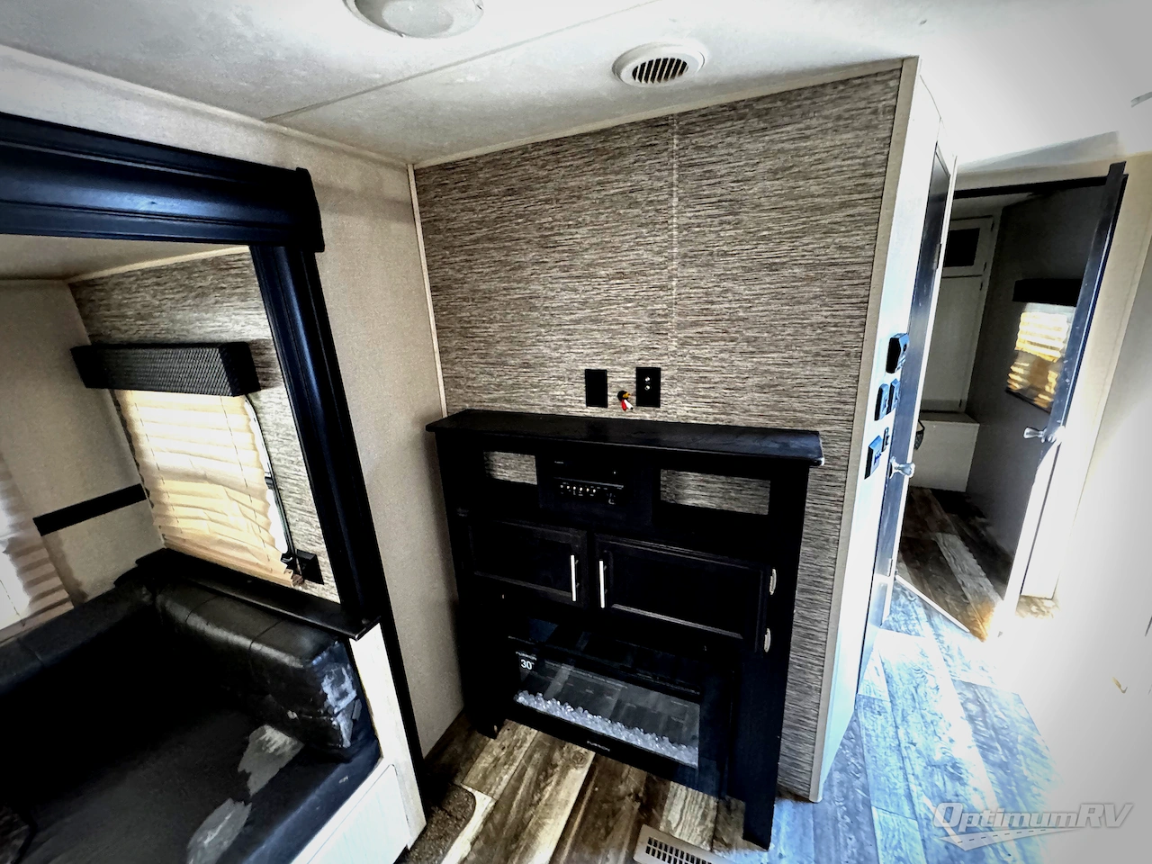 2019 Venture Stratus Ultra-Lite SR231VRB Photo 4