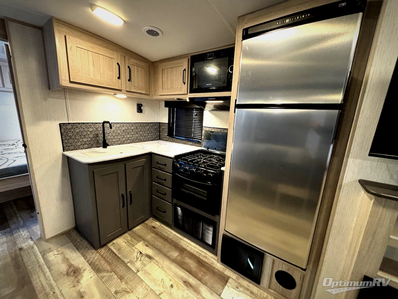 2023 Heartland Sundance Ultra Lite 278BH Photo 6