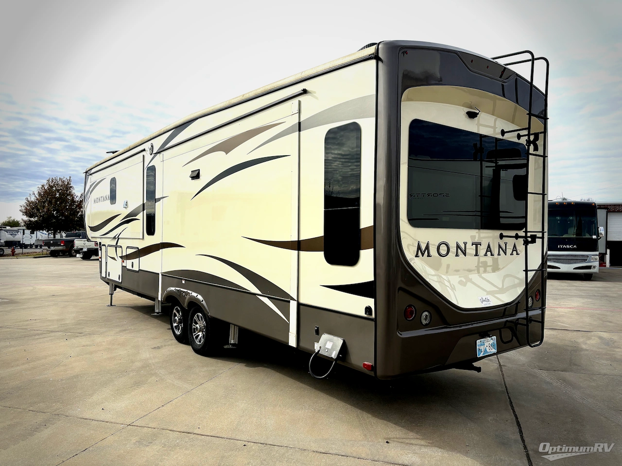2017 Keystone Montana 3721RL Photo 3