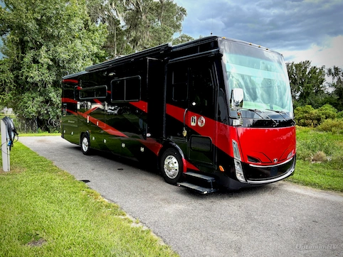 Used 2022 Tiffin Motorhomes Allegro Breeze 33 BR Featured Photo