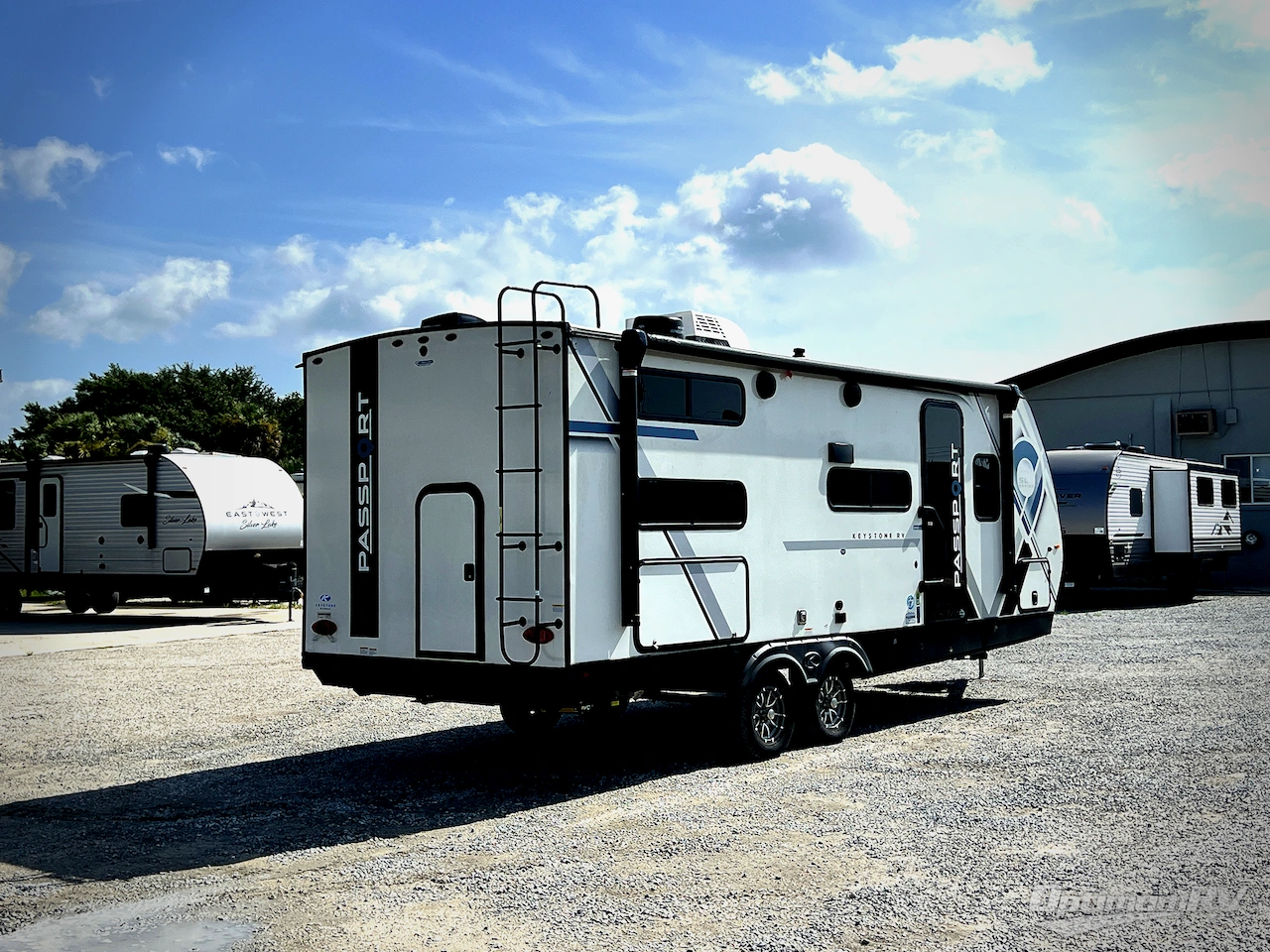 2024 Keystone Passport SL 221BH Photo 2