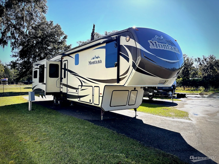 2015 Keystone Montana 3402 RL RV Photo 1