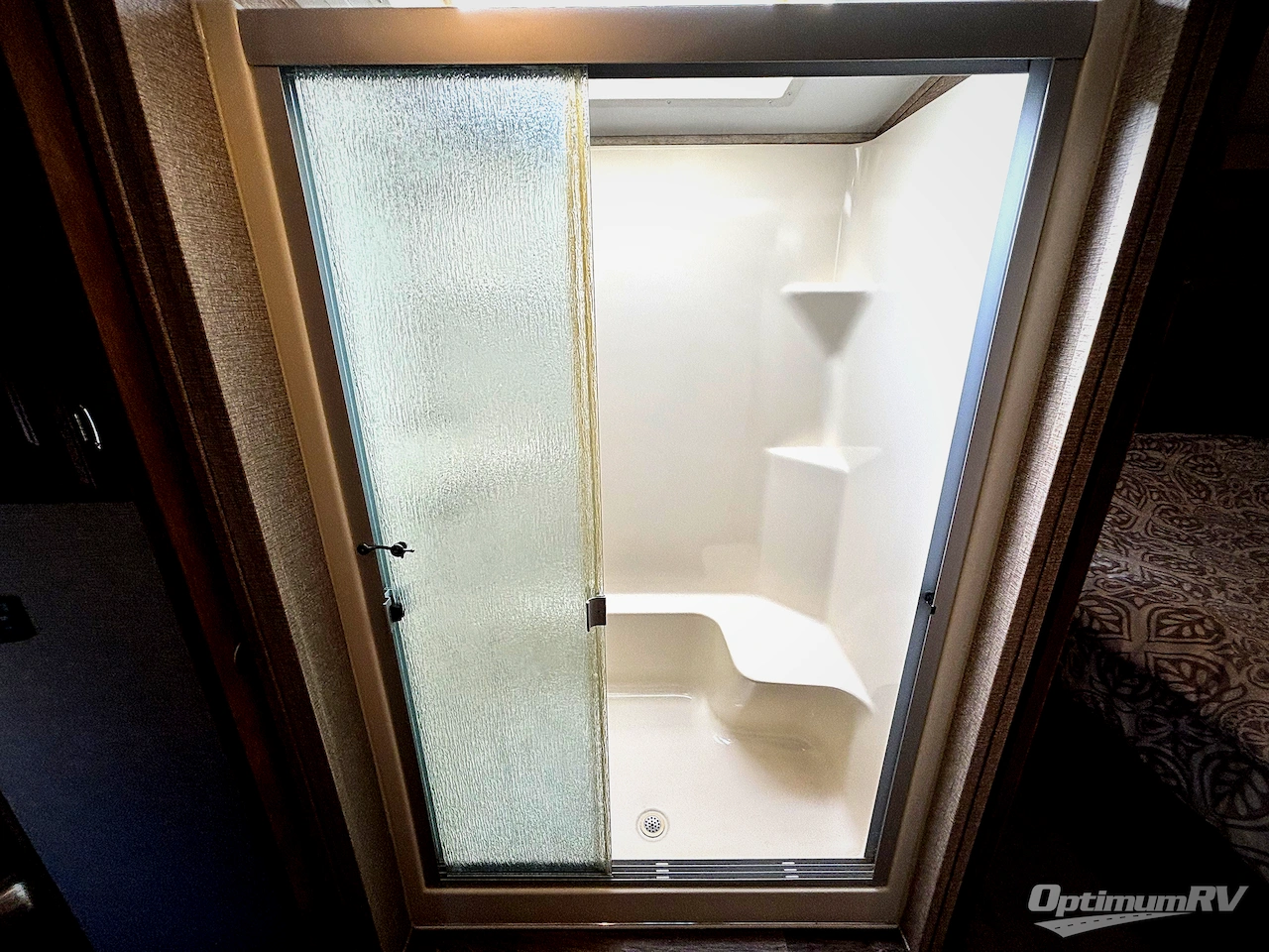 2015 Keystone Montana 3402 RL Photo 13