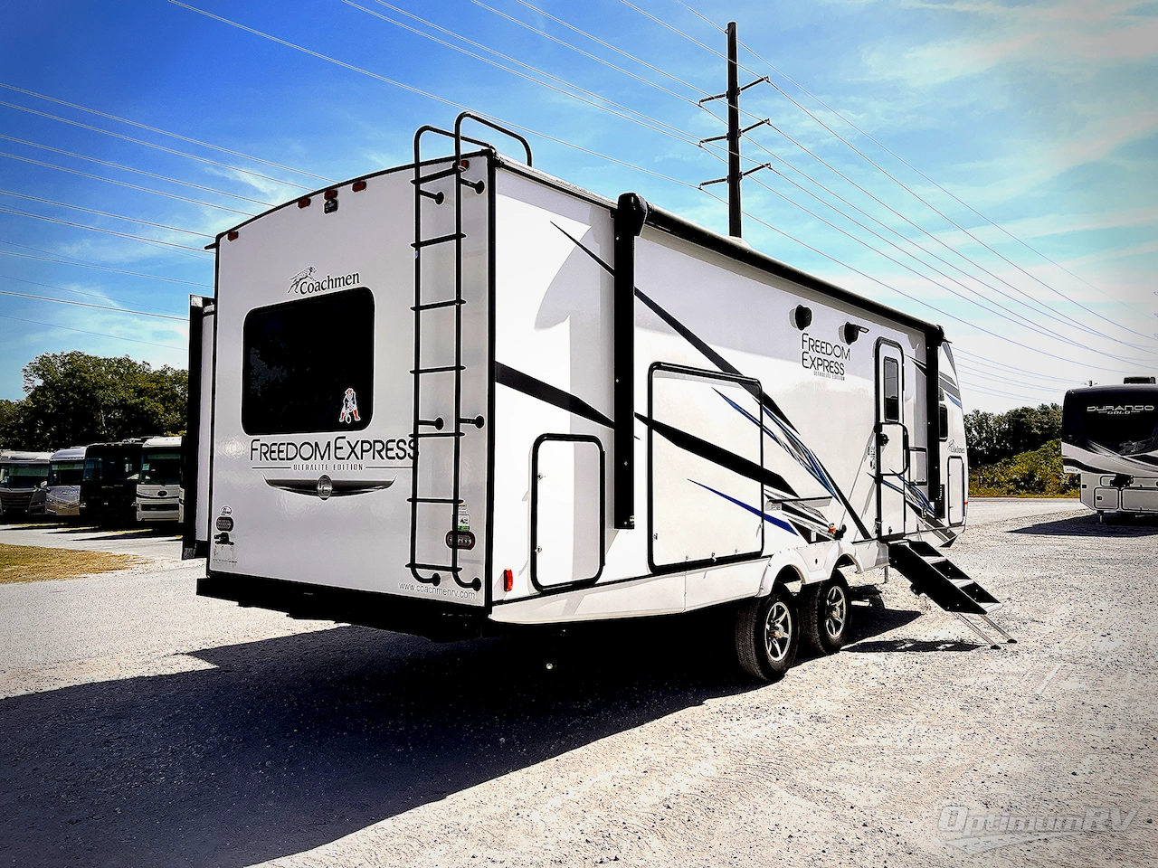 2022 Coachmen Freedom Express Ultra Lite 259FKDS Photo 2