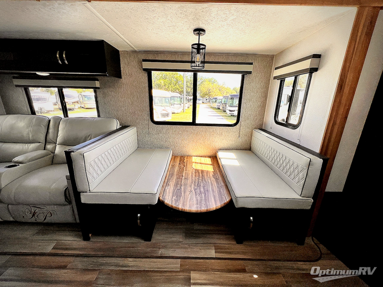 2022 Coachmen Freedom Express Ultra Lite 259FKDS Photo 9