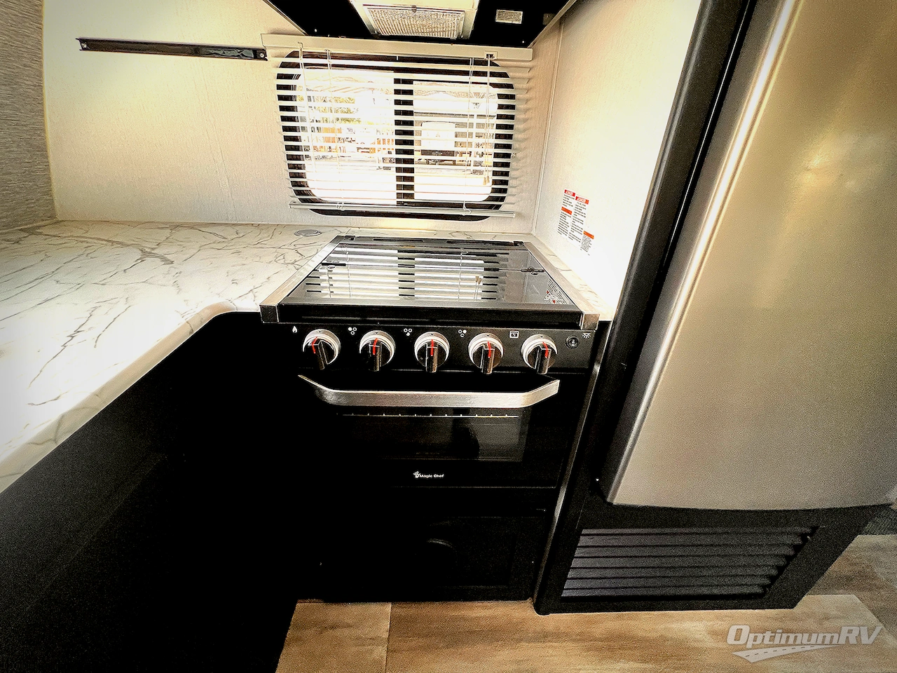 2022 Coachmen Freedom Express Ultra Lite 259FKDS Photo 11