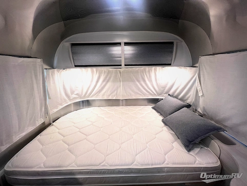 2022 Airstream Bambi 22FB RV Photo 3