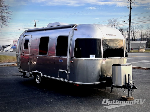 Used 2022 Airstream Bambi 22FB Featured Photo