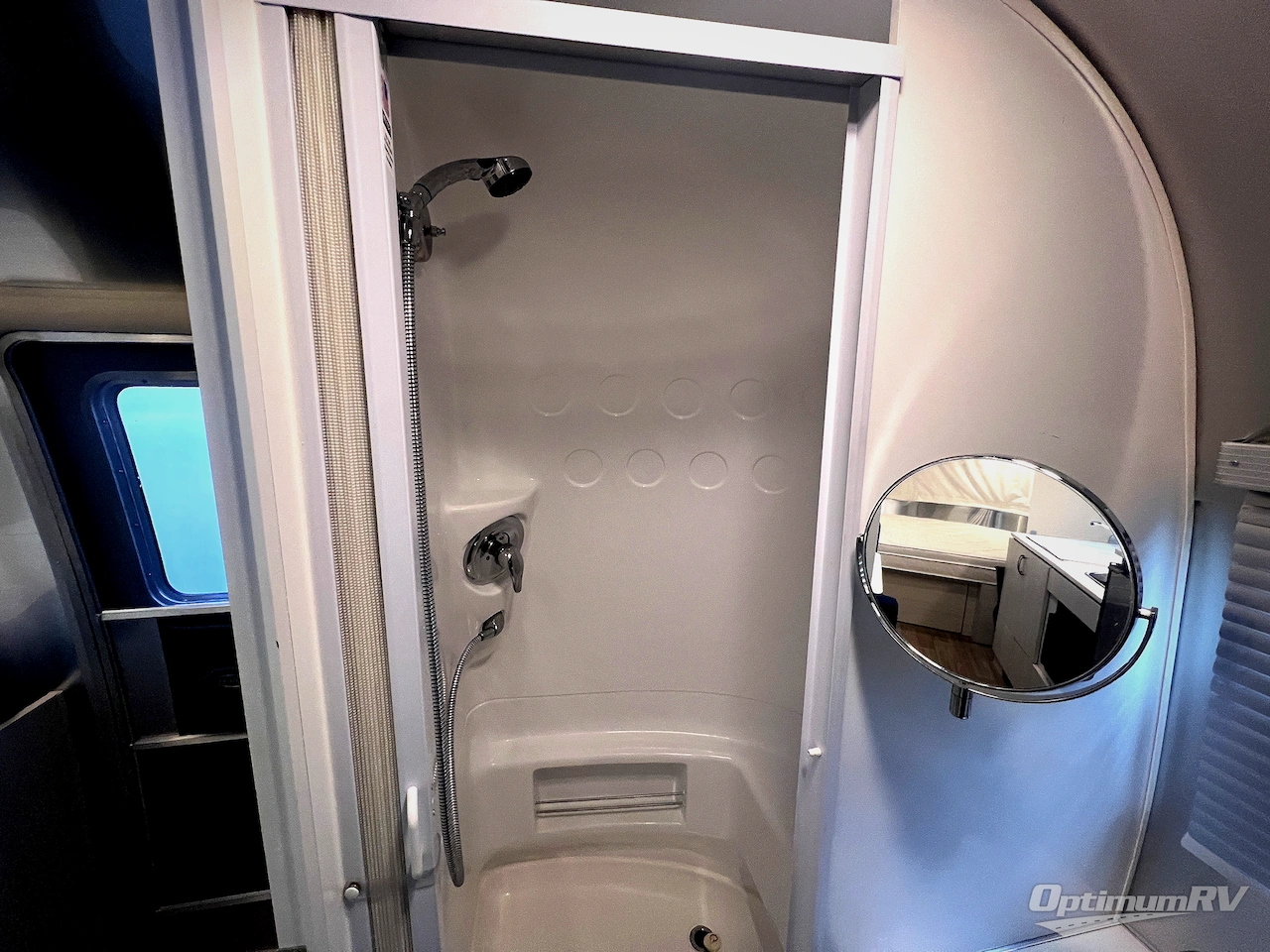 2022 Airstream Bambi 22FB Photo 21