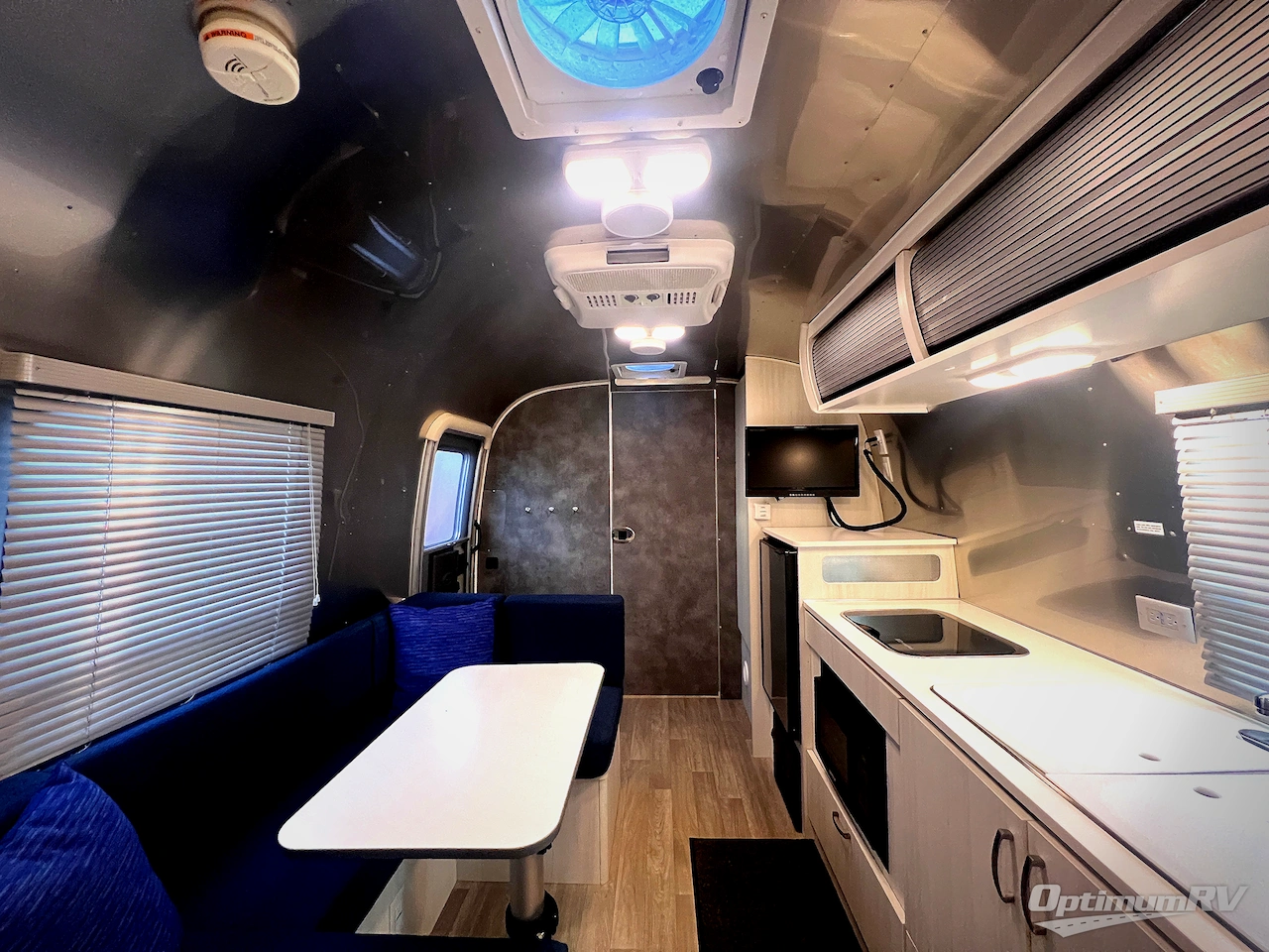 2022 Airstream Bambi 22FB Photo 4