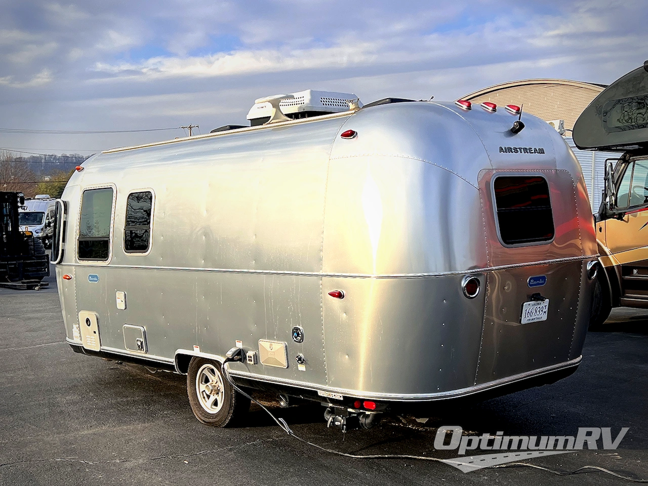 2022 Airstream Bambi 22FB Photo 3