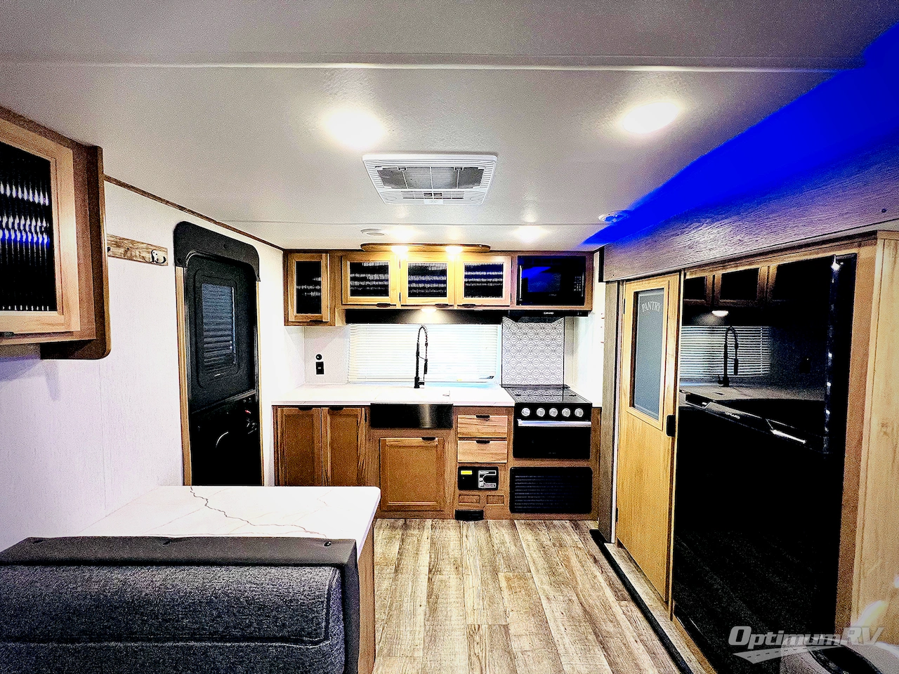 2024 Forest River Cherokee Alpha Wolf 23LDE-L Photo 5