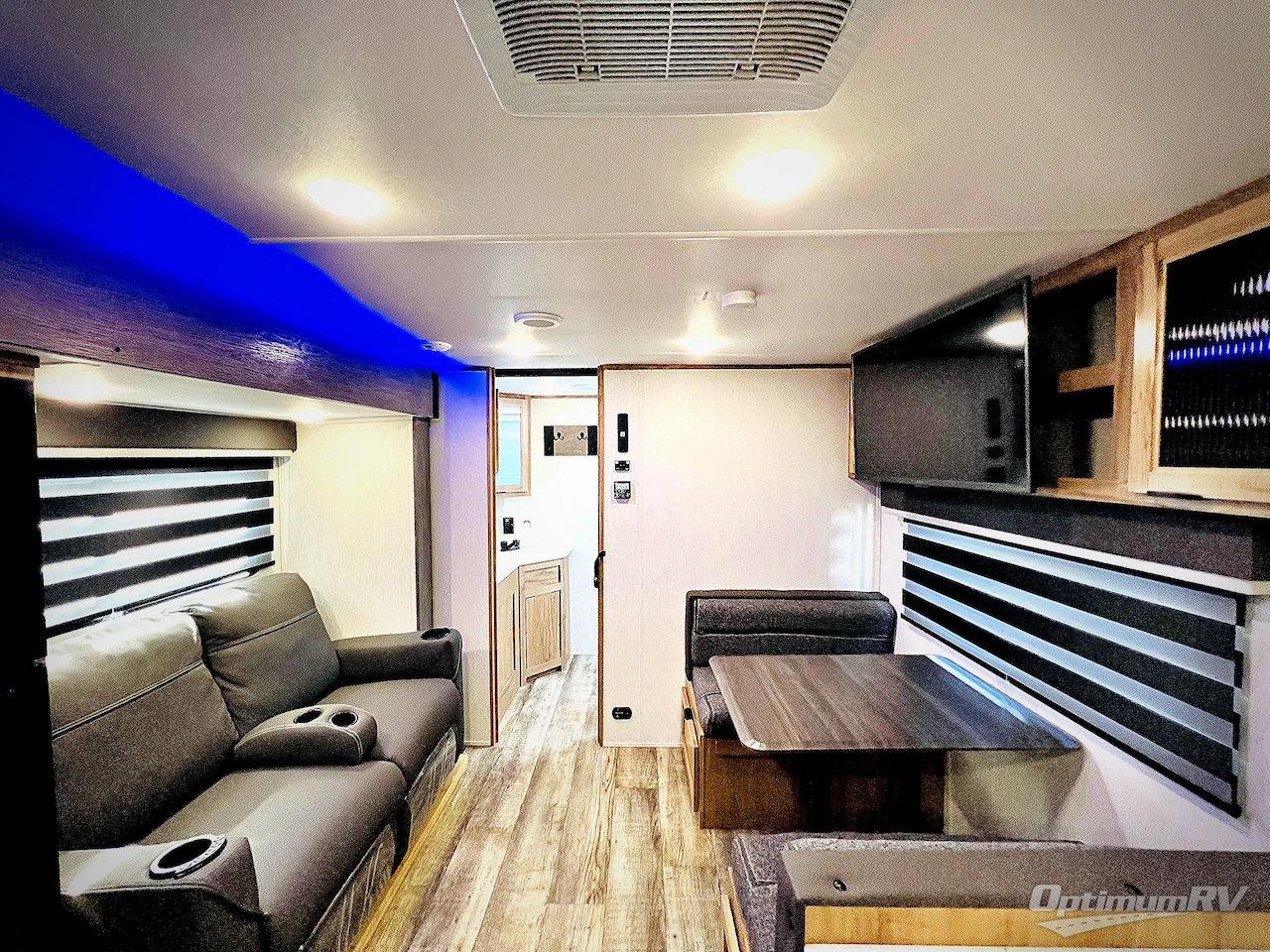 2024 Forest River Cherokee Alpha Wolf 23LDE-L Photo 4