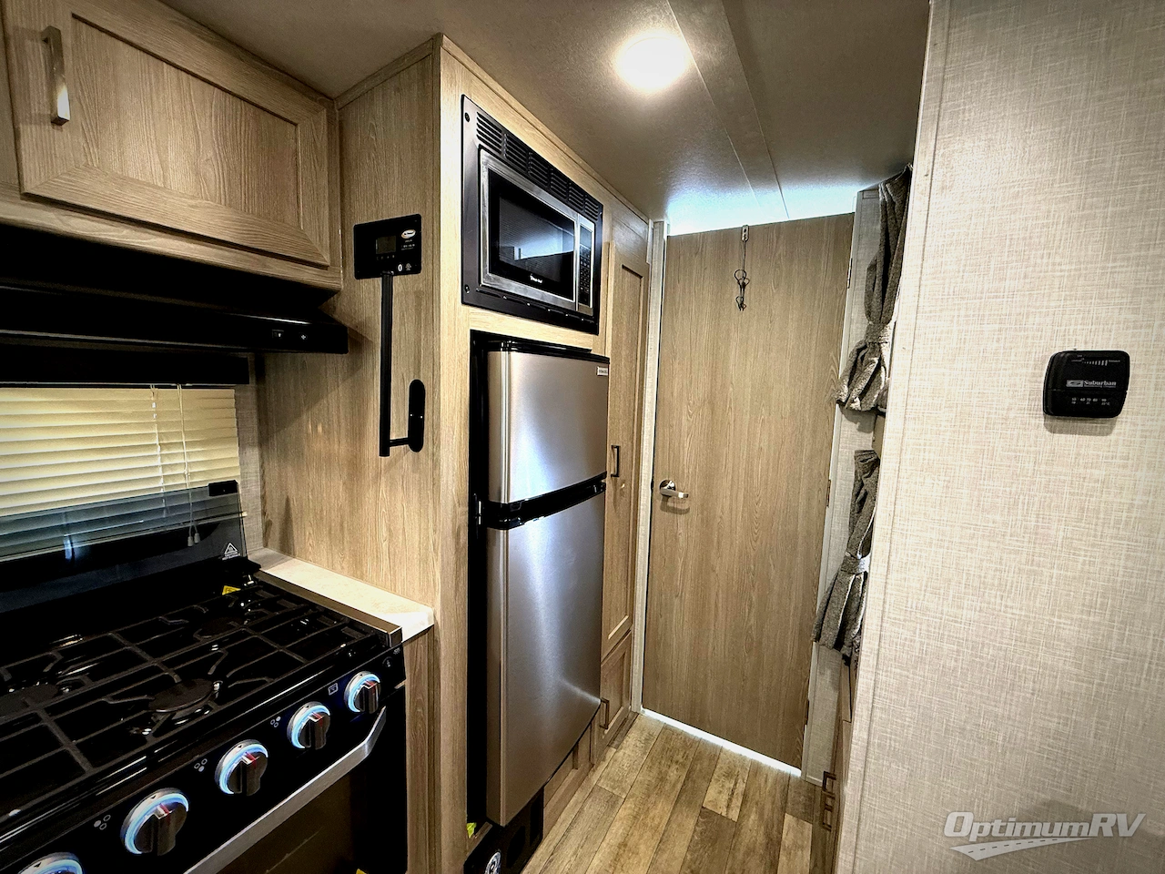 2022 Forest River Flagstaff E-Pro E20BHS Photo 12