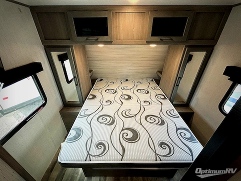 2022 Dutchmen Kodiak Ultra-Lite 296BHSL RV Photo 4