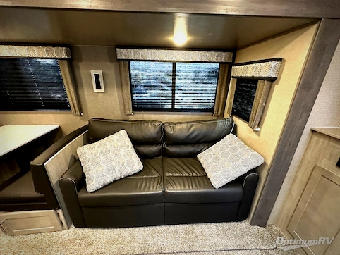 2022 Coachmen Catalina Legacy 303RKDS RV Photo 2