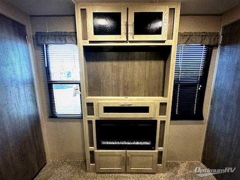 2022 Coachmen Catalina Legacy 303RKDS RV Photo 4