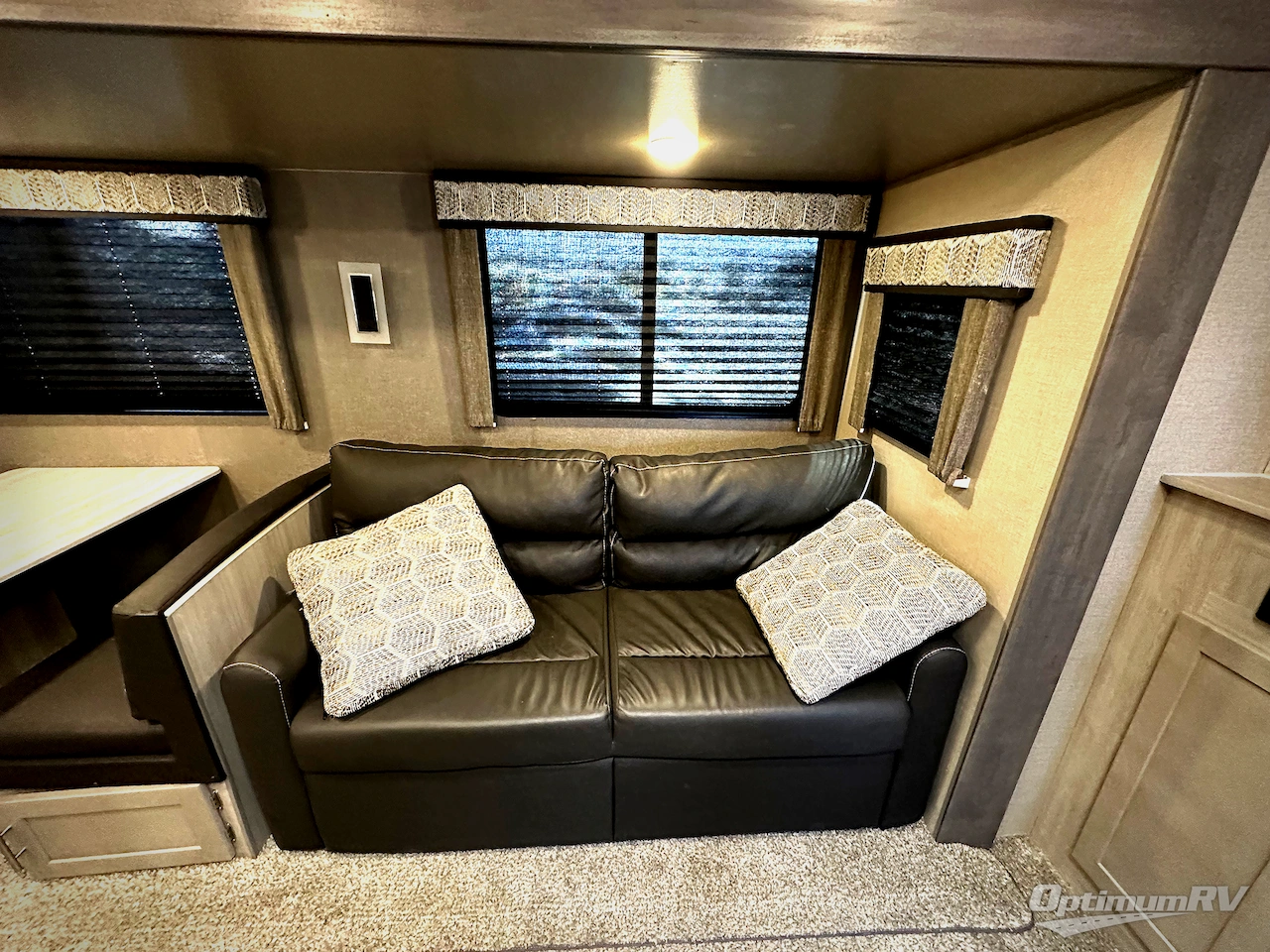 2022 Coachmen Catalina Legacy 303RKDS Photo 9