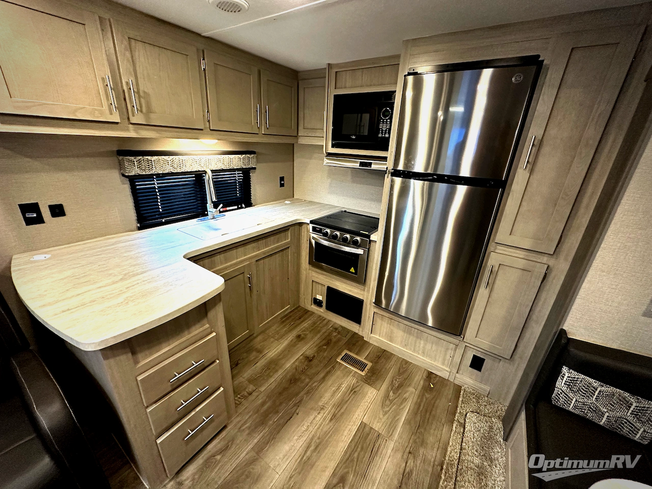 2022 Coachmen Catalina Legacy 303RKDS Photo 12