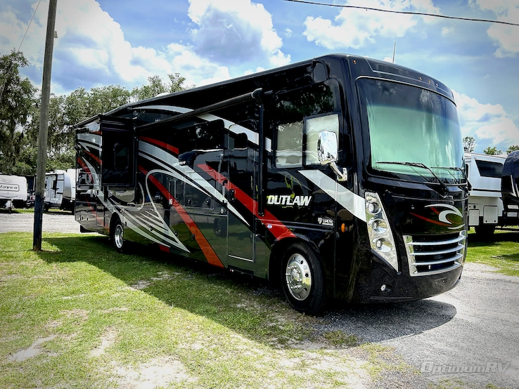 2021 Thor Outlaw 38MB RV Photo 1