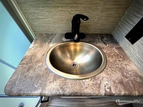 2023 Thor Chateau 31EV RV Photo 4