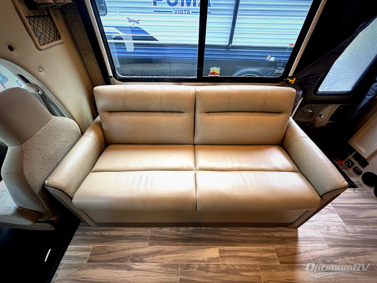 2023 Thor Chateau 31EV Photo 5