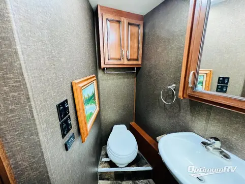 2014 Fleetwood Bounder Classic 34M RV Photo 3