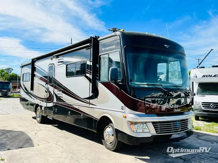 2014 Fleetwood Bounder Classic 34M RV Photo 1