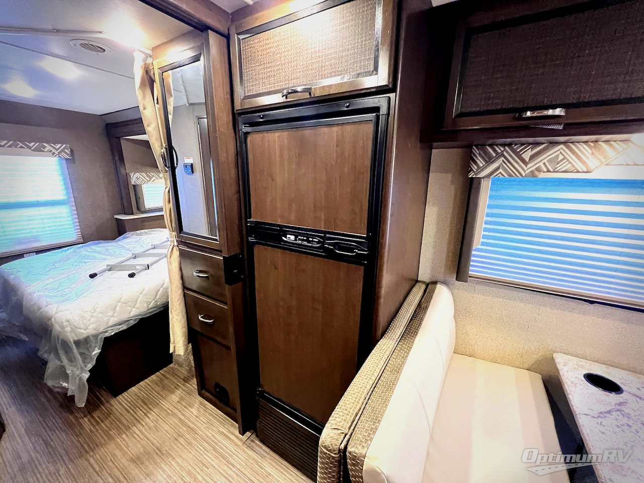 2017 Thor Axis 25.3 Photo 12