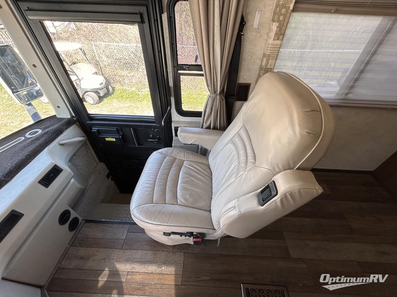 2006 Winnebago Journey 36G Photo 3