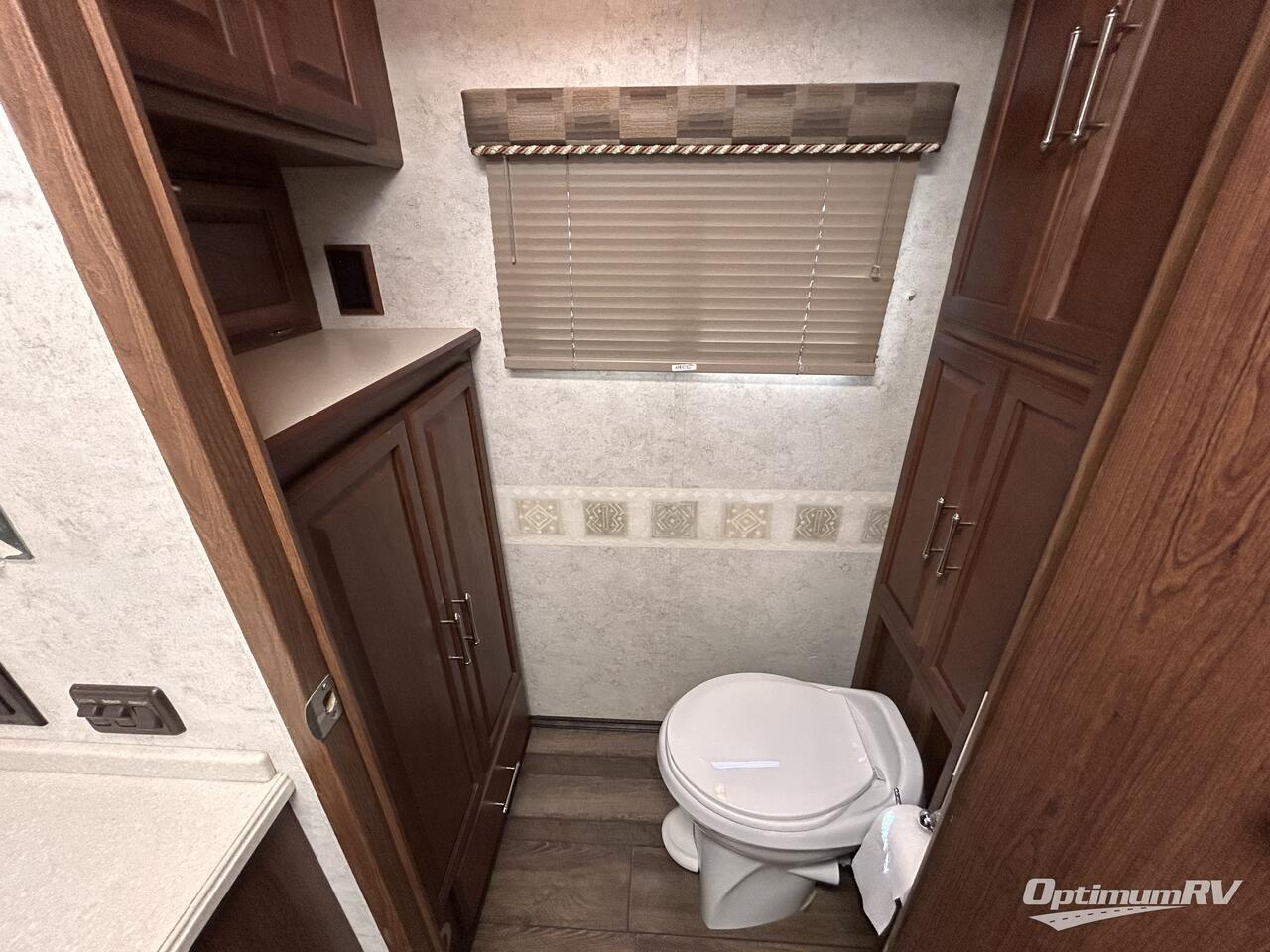 2006 Winnebago Journey 36G Photo 12