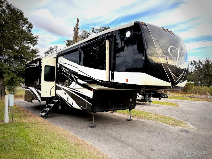 2019 DRV Luxury Suites Mobile Suites 36RSSB3 RV Photo 1