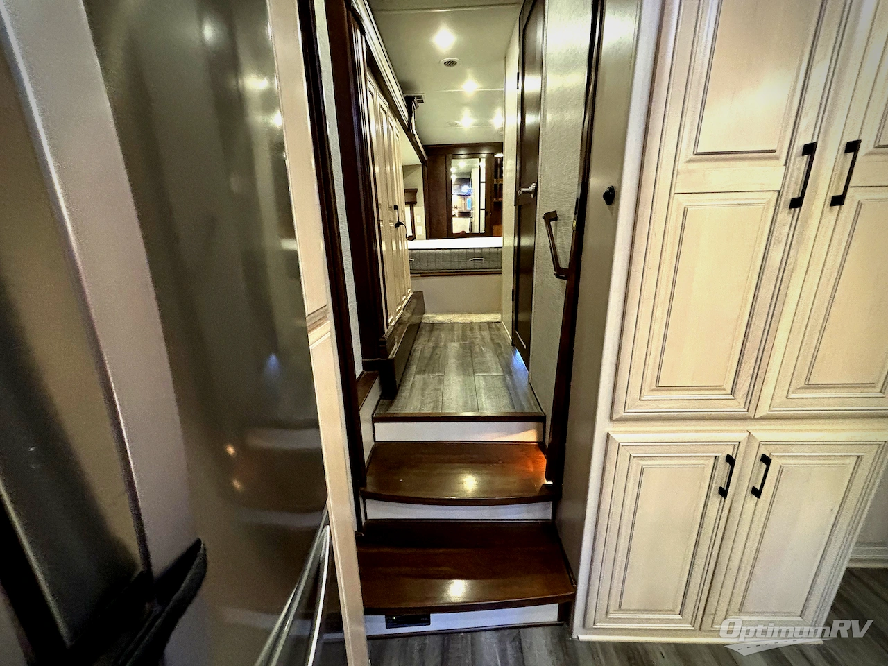 2019 DRV Luxury Suites Mobile Suites 36RSSB3 Photo 7