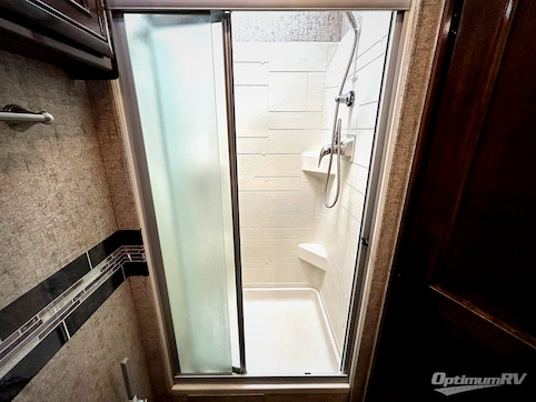 2019 Thor Outlaw 37GP RV Photo 4