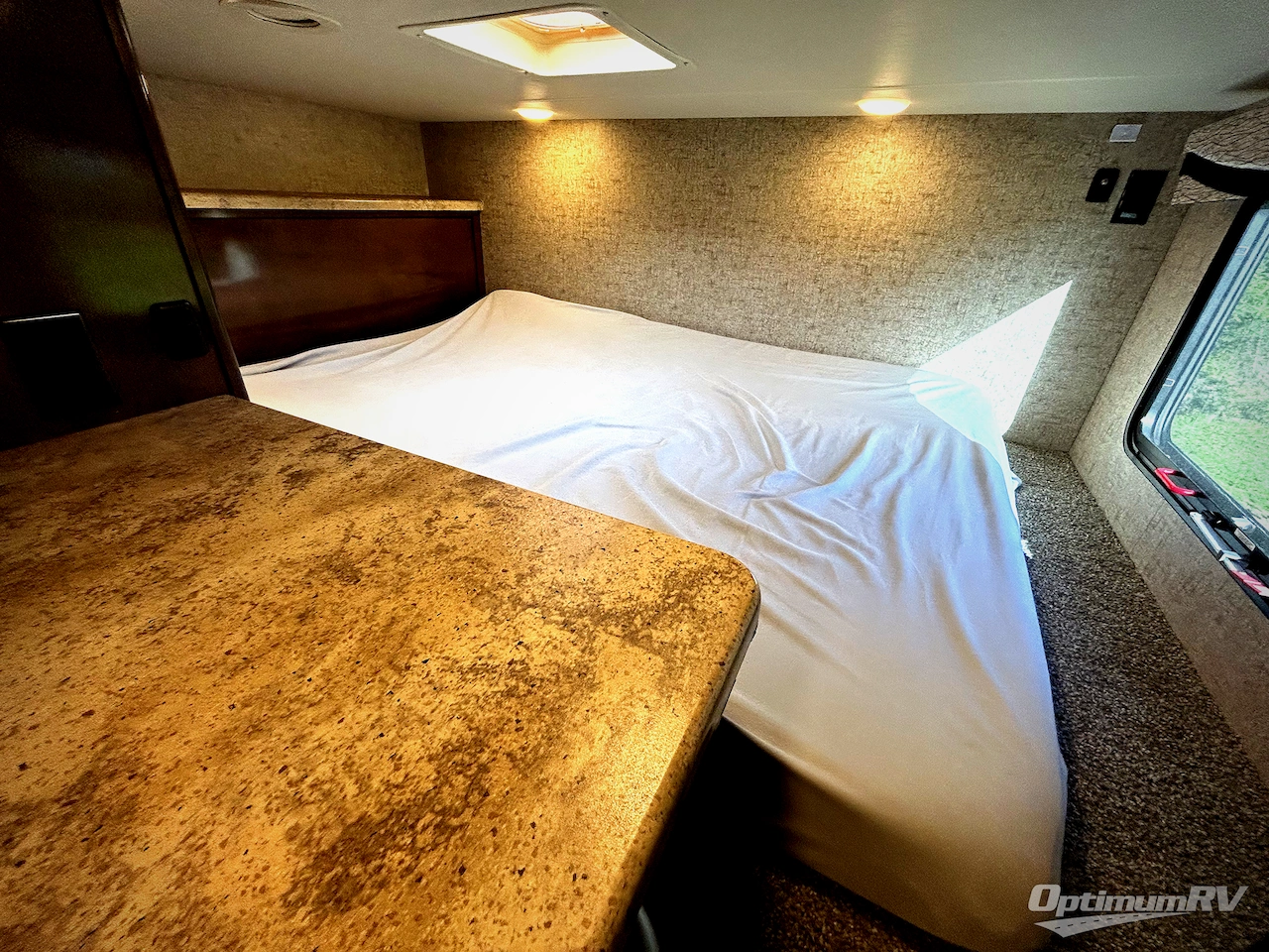 2019 Thor Outlaw 37GP Photo 18