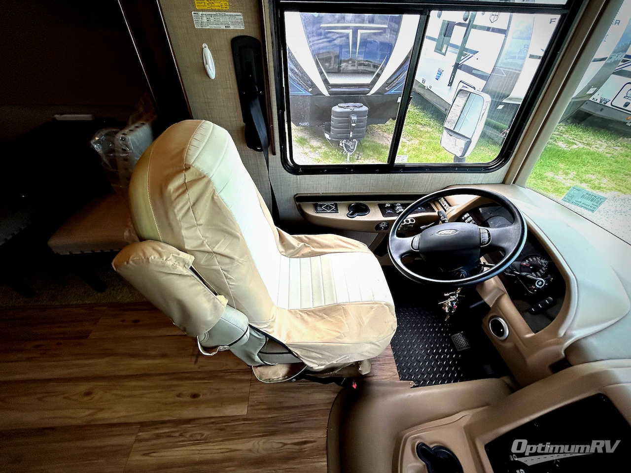 2018 Forest River Georgetown XL 377TS Photo 7