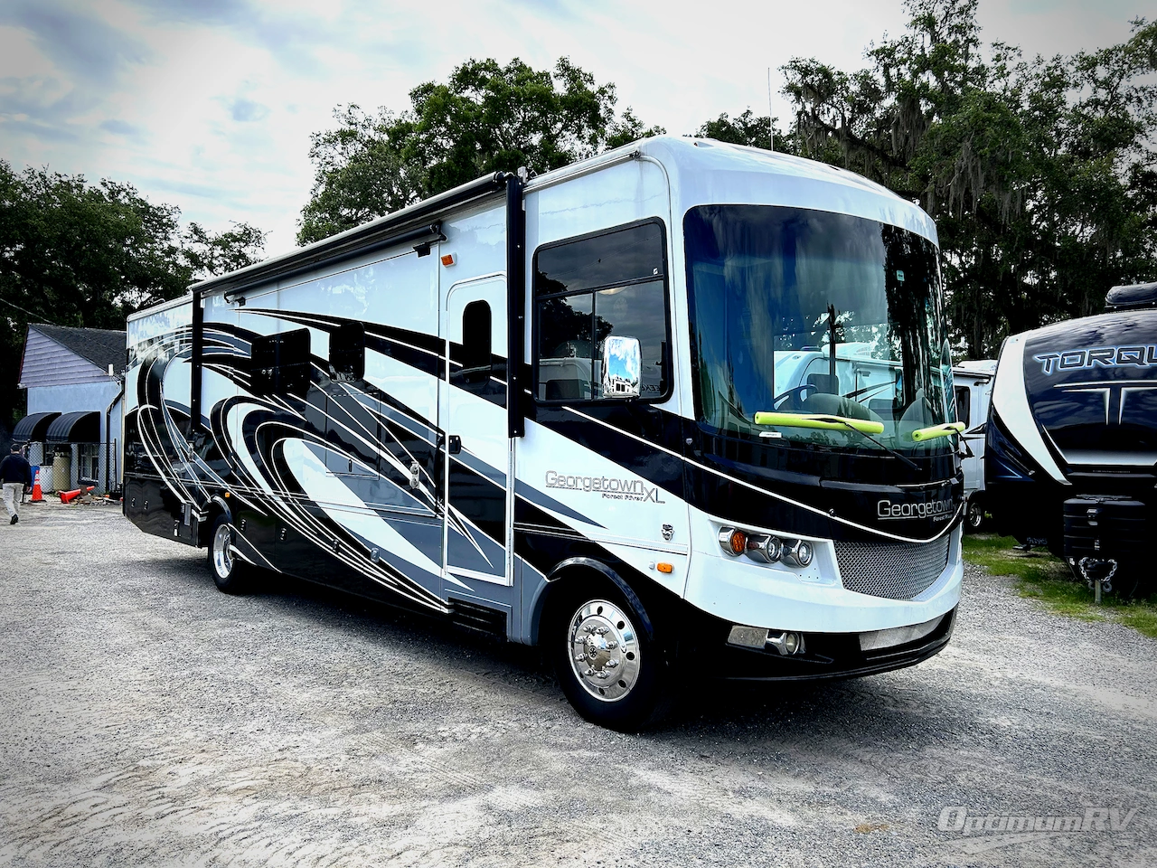 2018 Forest River Georgetown XL 377TS Photo 1