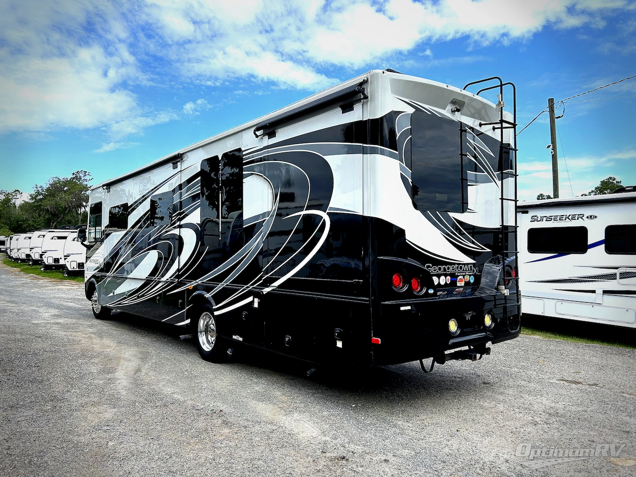 2018 Forest River Georgetown XL 377TS Photo 3