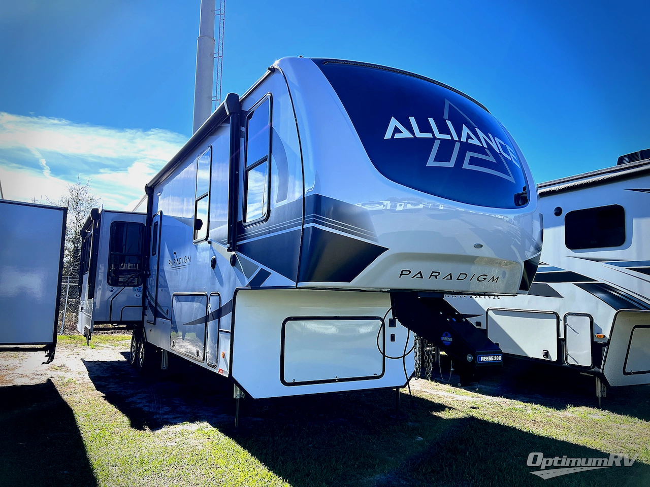 2023 Alliance Paradigm 340RL Photo 1